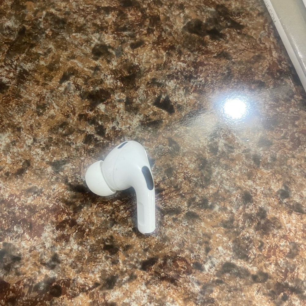 Apple
AirPod pro